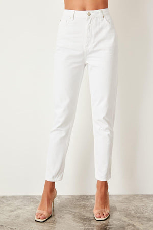 Trendyol White High Waist Mom Jeans TWOSS19LR0246